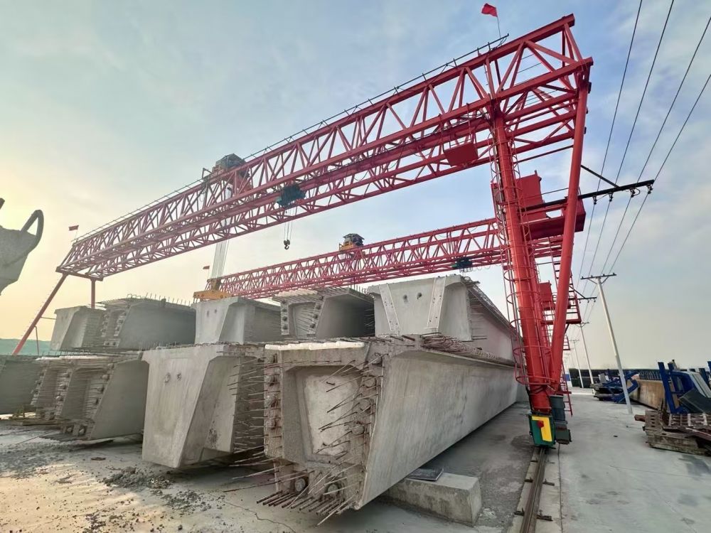 江蘇揚(yáng)州起重機(jī)廠家提供梁場(chǎng)龍門吊、提梁機(jī)租賃服務(wù)